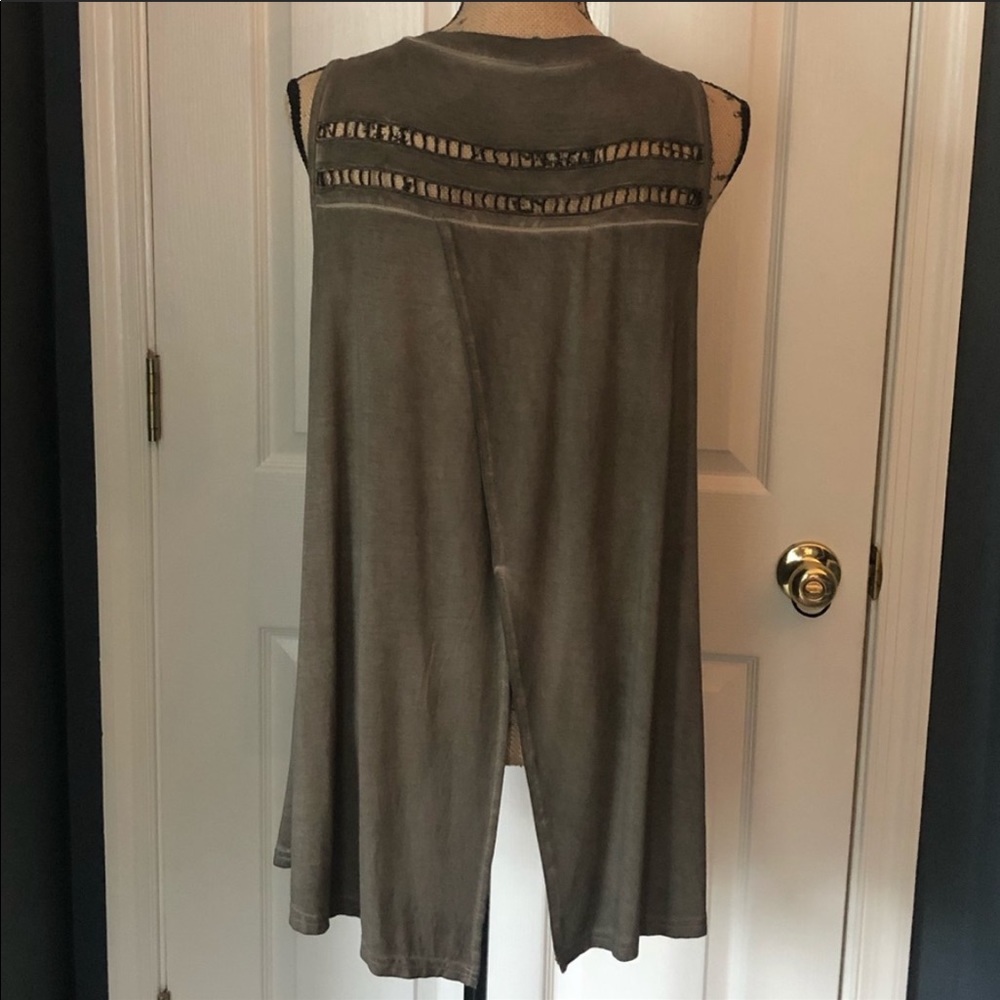 Flowy blouse - Picture 2 of 4